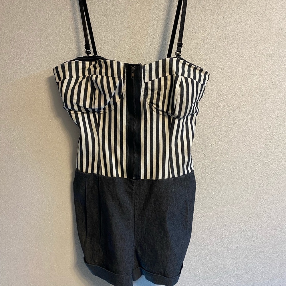 Cute navy and white striped zipper romper! 💙